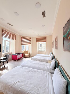 Comfort Quadruple Room | Iron/ironing board, free WiFi - Alara Inn Hostel & Hotel Baku (Baku)