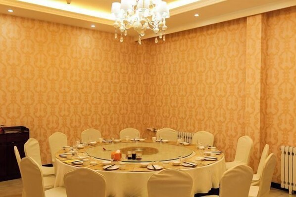 Restaurant - YunLong HOTEL (Ongniud Banner)