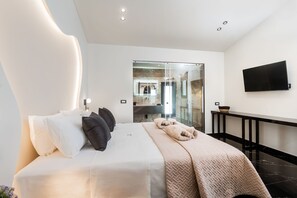 3 bedrooms, iron/ironing board, travel cot, free WiFi