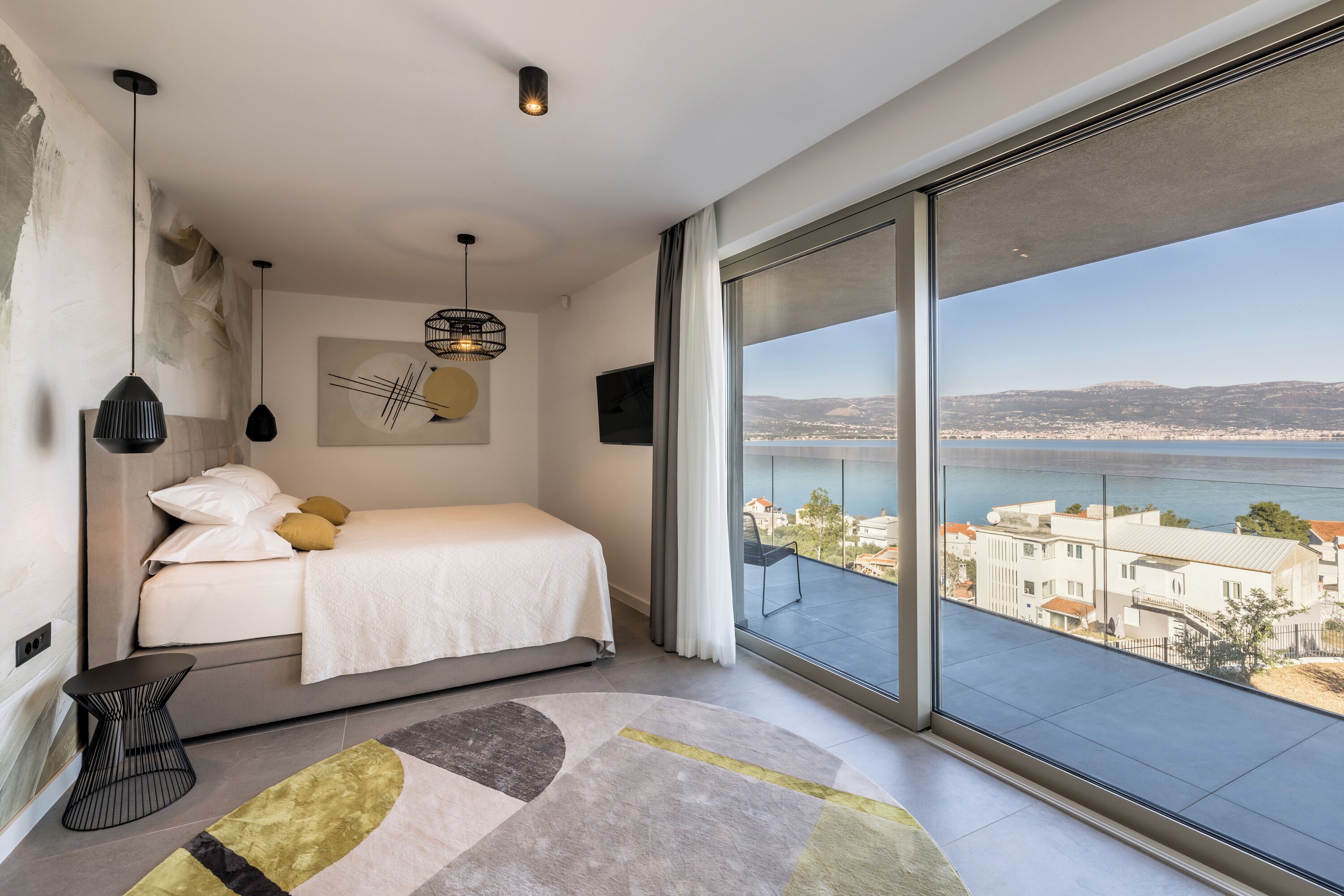 5 Schlafzimmer, Schreibtisch, Bügeleisen/Bügelbrett, WLAN