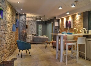 Dining - ELEVEN Studio Apartment (Rovinj)