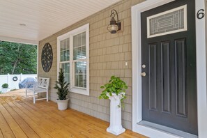 Exterior detail - Secluded Seaside Haven with Private Beach (York)