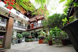 Garden - Yinan Inn (Dujiangyan)