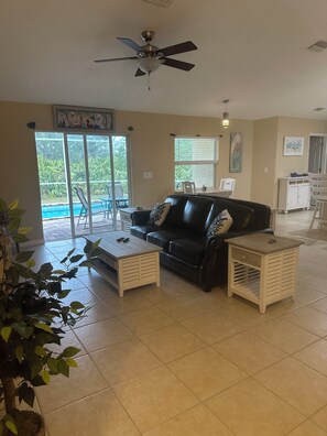 Smart TV, DVD player