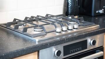 Micro-ondes, four, plaque de cuisson, grille-pain