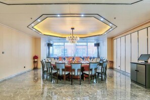Unclassified image, 5 of 25, button - Zhuanghe Hualin Hotel (Zhuanghe)