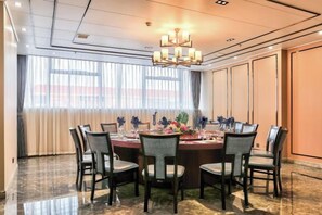 Unclassified image, 3 of 25, button - Zhuanghe Hualin Hotel (Zhuanghe)