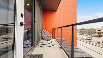 Deluxe Condo, 2 Bedrooms, Balcony, City View | Balcony