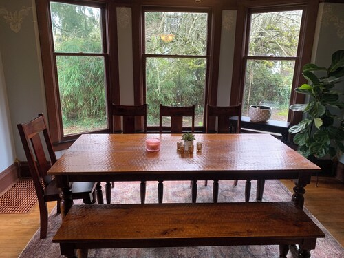 5-min walk to Downtown Olympia and Capital Lake, 4br, sleeps 10