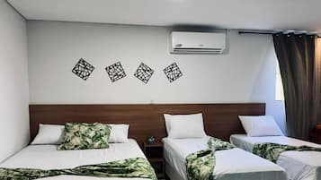 Quarto família | Escrivaninha, espaço de trabalho para notebook, roupa de cama