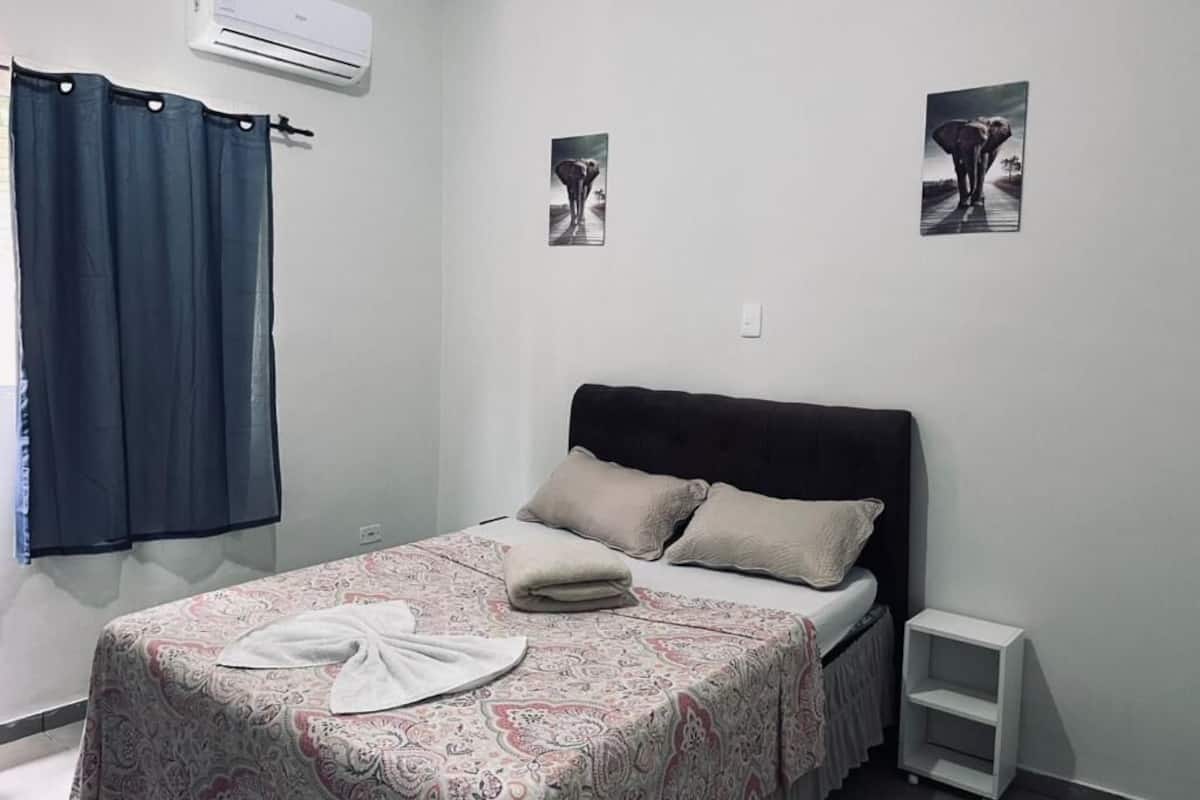 Superior Room | Desk, laptop workspace, bed sheets