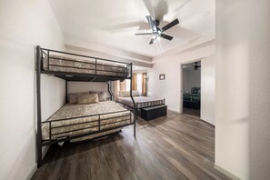 5 bedrooms, iron/ironing board, WiFi, bed sheets