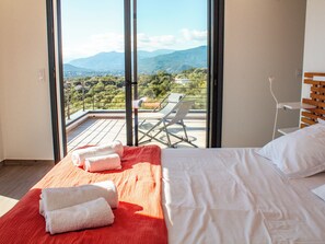 4 bedrooms, iron/ironing board, travel cot, WiFi