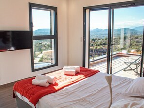 4 عدّة غرف نوم ومكواة/لوح كي وسرير سفر وواي فاي