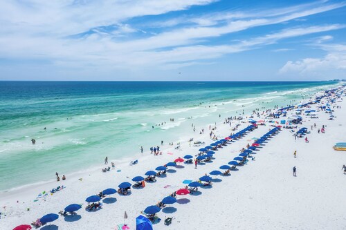 New Listing! Free Beach SRVC! Fabulous Patio w/Views! Free Beach Bonfires M/F