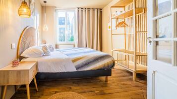 1 slaapkamer, een strijkplank/strijkijzer, gratis wifi, beddengoed