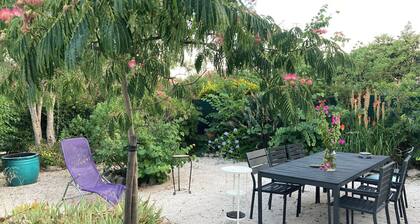Family home in a Provencal village near Hyères and Toulon