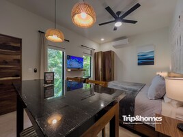 Comfort Standard Suite 6 | Desk, laptop workspace, blackout drapes, soundproofing