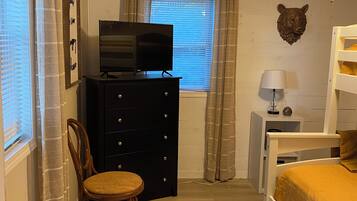 3 bedrooms, WiFi, bed sheets