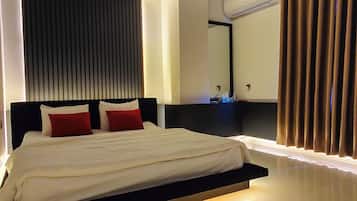 1 bedroom, desk, free WiFi, bed sheets