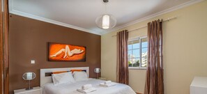 1 bedroom, iron/ironing board, free WiFi, bed sheets