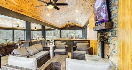Fire Pits + Gazebo: Lakefront Escape in Terry!