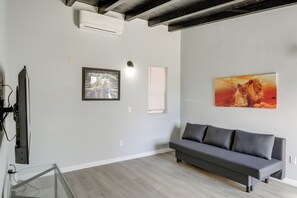 Living area - 6 Mi to Hiking: Apartment in Frazier Park (Frazier Park)