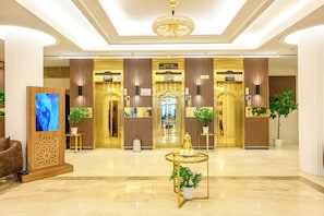 1 bedroom, Egyptian cotton sheets, premium bedding, memory-foam beds
