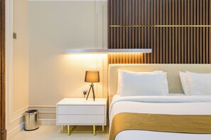 Presidential-Apartment, Stadtblick | 1 Schlafzimmer, italienische Bettbezüge von Frette