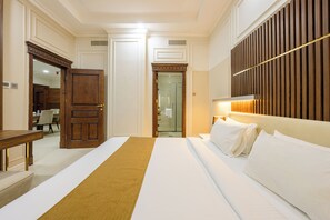 Rainfall showerhead, free toiletries, hair dryer, bathrobes - Abraj INN Royal Hotel (Doha)