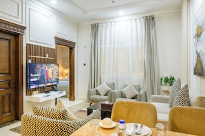 Exclusive Suite, 2 Bathrooms | Living room