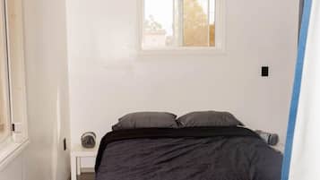 Free WiFi, bed sheets