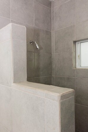 Cabin, Balcony, Beach View | Bathroom | Shower, towels, shampoo, toilet paper