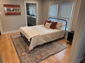 1 bedroom, desk, iron/ironing board, WiFi