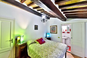 Internet, bed sheets - Ancient villa with private pool and garden in Val D'Orcia, Unesco heritage site (Radicofani)