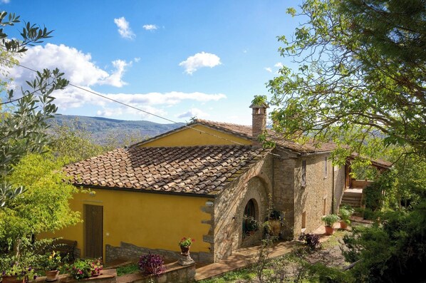 Exterior - Ancient villa with private pool and garden in Val D'Orcia, Unesco heritage site (Radicofani)