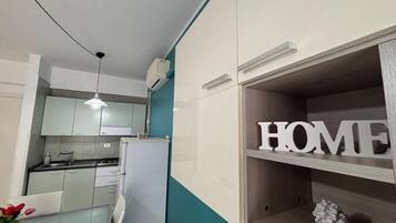 Apartment, 1 Bedroom, Balcony | Interior