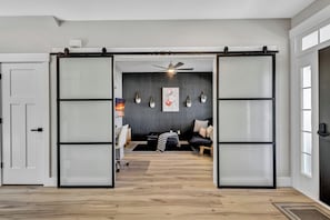 Smart-tv, eldstad, tv-spel och printers