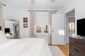 4 bedrooms, iron/ironing board, travel cot, WiFi