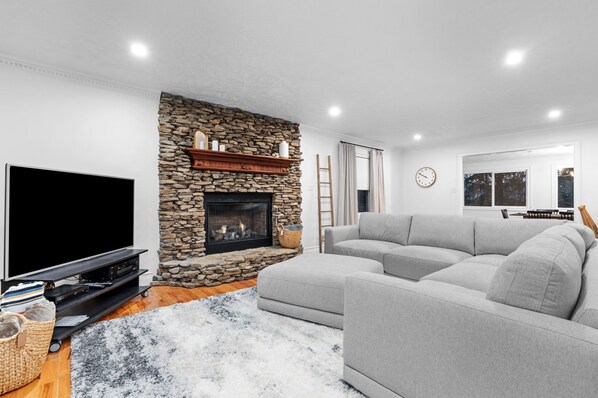 TV connectée, cheminée