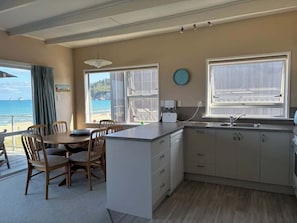 Fridge, microwave, oven, stovetop - Hosts on the Coast Paradise on Pipi (Whangamata)