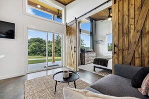 1 bedroom, free WiFi, bed sheets - Secluded Tiny House Retreat with Hot Tub Near Knoxville (Sevier County)