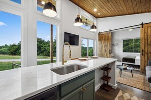 1 غرفة نوم وواي فاي مجانًا وملاءات أسرّة