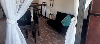 Bianca Apartment Sleeps 4 Pool A/C Pet-Friendly Upper Floor