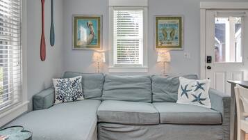 Smart TV, fireplace, DVD player