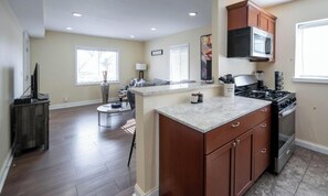 Mikrobølgeovn, ovn, kogeplade, opvaskemaskine