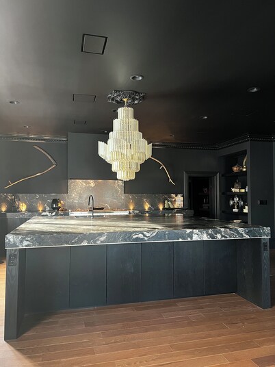 Stay in one of Ontario’s most haunted Victorian mansions. Sleeps 16.