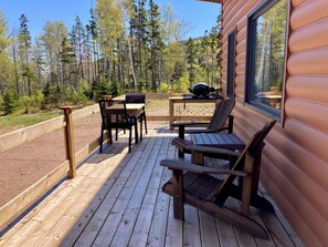 Outdoor dining - The Snuggy -NEW! Ocean views -Private - Eco-Lux - King Bed - Adults Only! (Ingonish Beach)