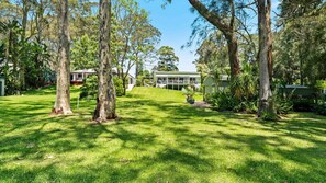 Property grounds - Driftaway Waterfront, Jervis Bay (Woollamia)