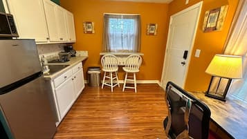 Fridge, microwave, coffee/tea maker, toaster